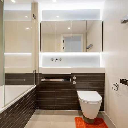 Modern 2 Bed Battersea Power Station Apartment London Exterior photo
