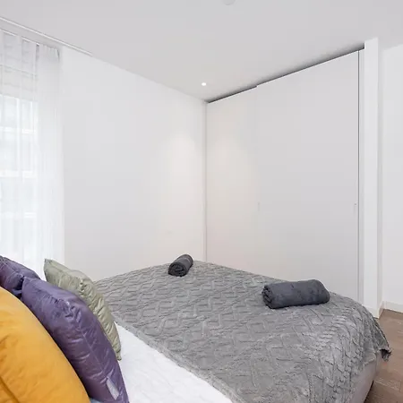 Modern 2 Bed Battersea Power Station Apartment London Exterior photo