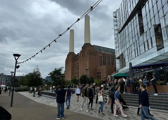 Modern 2 Bed Battersea Power Station