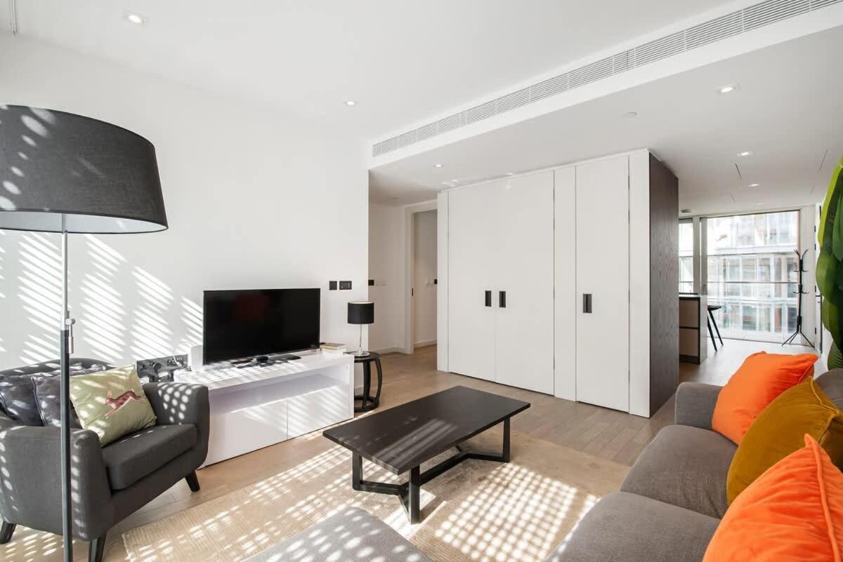 Modern 2 Bed Battersea Power Station