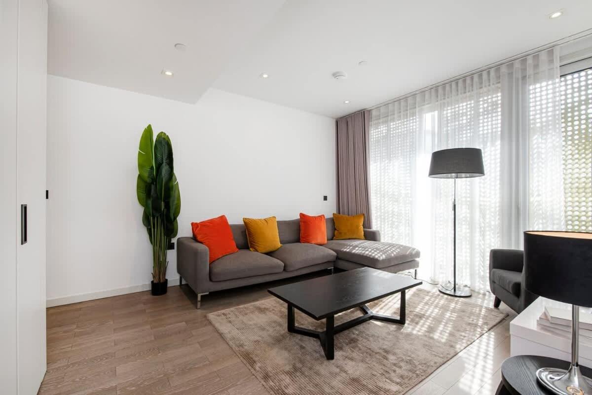Modern 2 Bed Battersea Power Station Appartamento