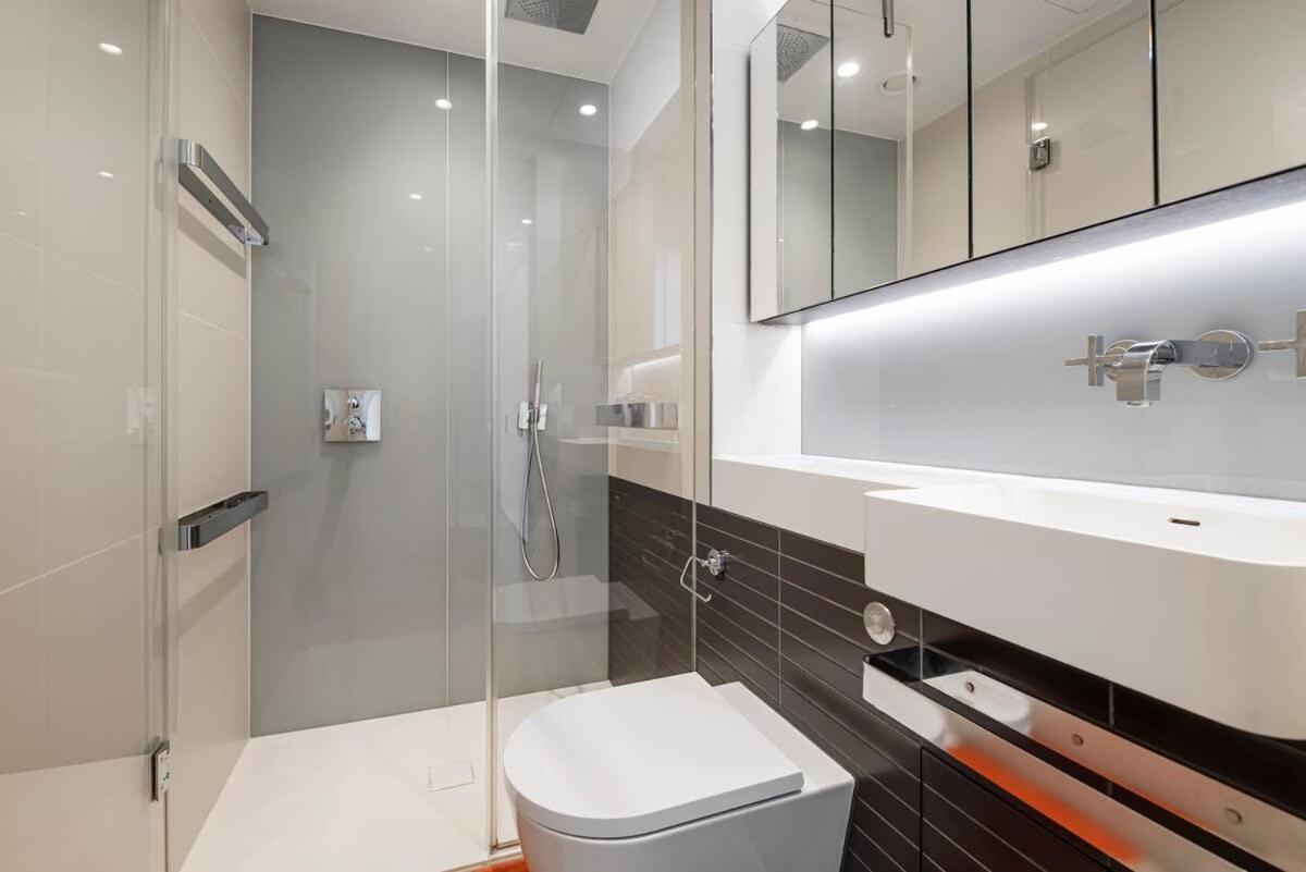 Modern 2 Bed Battersea Power Station Appartamento *